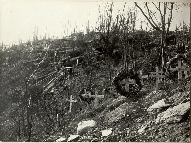 Unterstände am Knollkopf mit der dekorierten Mannscharf der Batterie 4/ ...