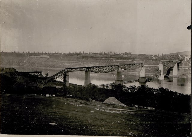 Eisenbahnbrücke bei Salcano über den Isonzo - PICRYL Public Domain Image